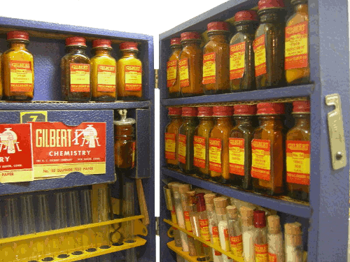 1940s era Gilbert Chemistry Set (photo by Joe Mabel)