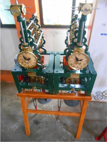 Experimental clocks for the Huygens' experiment