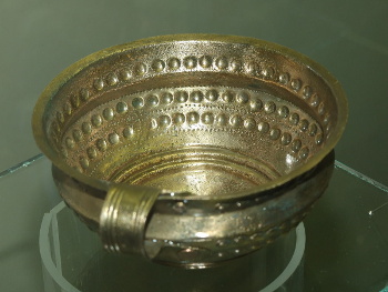 Late Bronze Age cup